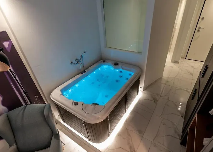 Mg Sapphire Jacuzzi Premium 公寓