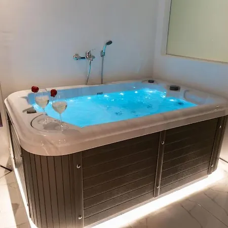 Mg Sapphire Jacuzzi Premium Apartamento Tessalónica